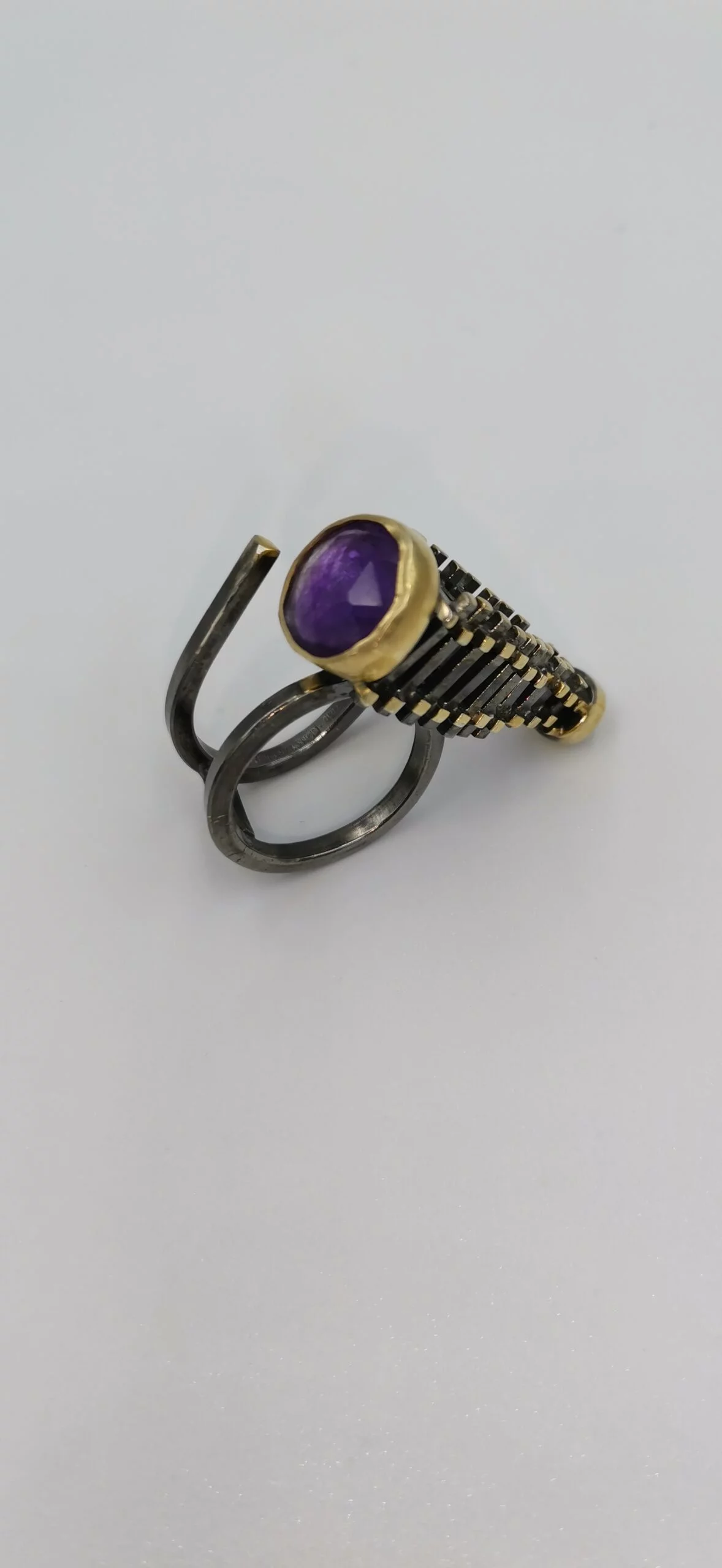 S364 / Silver amethyst and peridot ring - Image 9