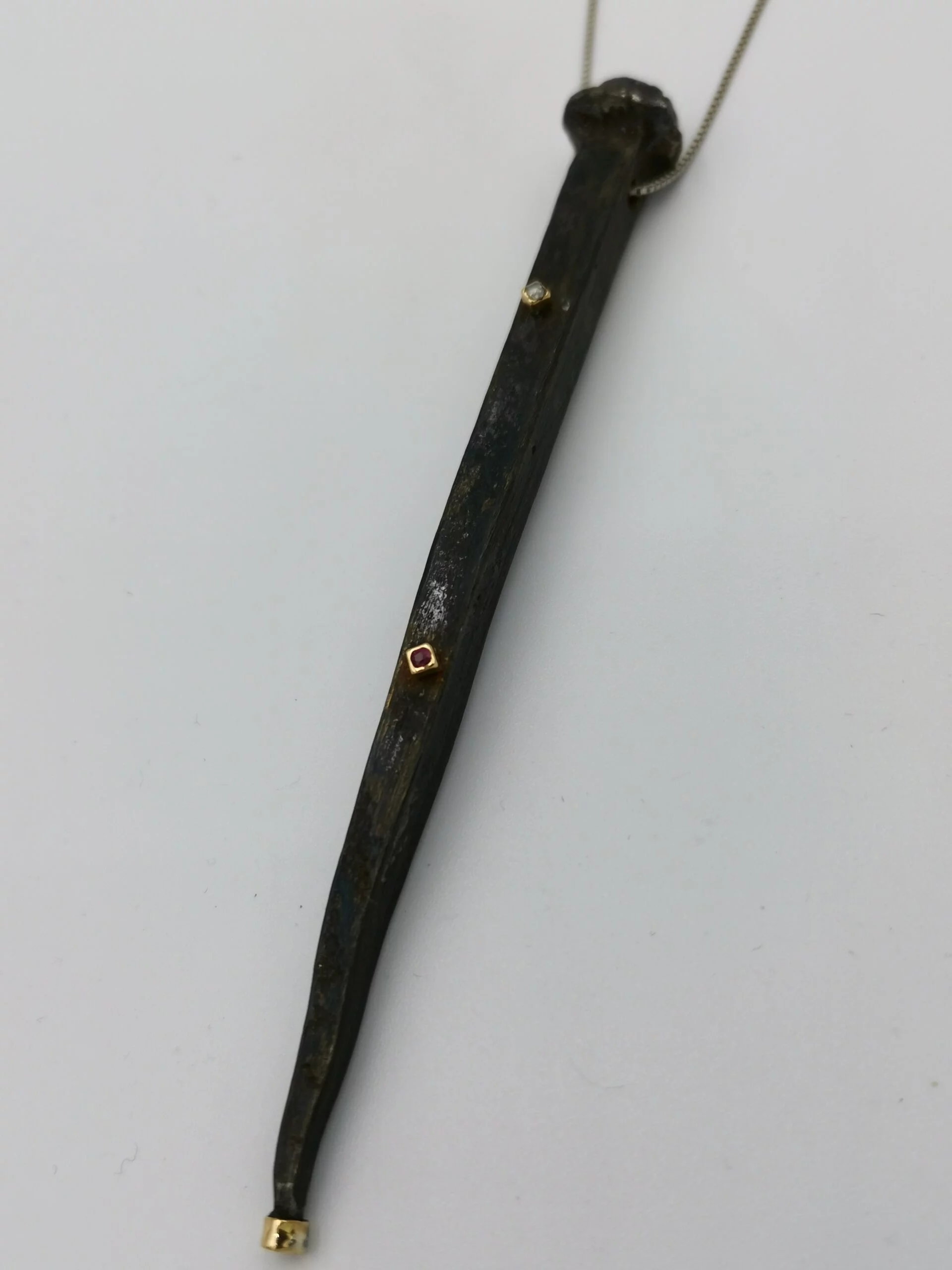 SG233 / Old iron nail with gold 750 - Image 2