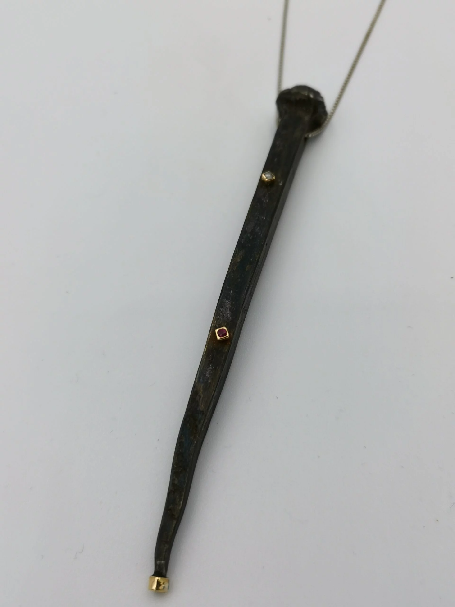 SG233 / Old iron nail with gold 750 - Image 3
