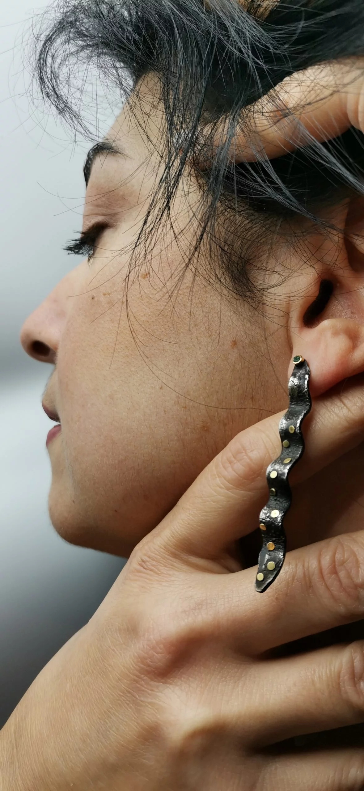 SG249 / Gold K18 and silver emerald earrings - Image 5