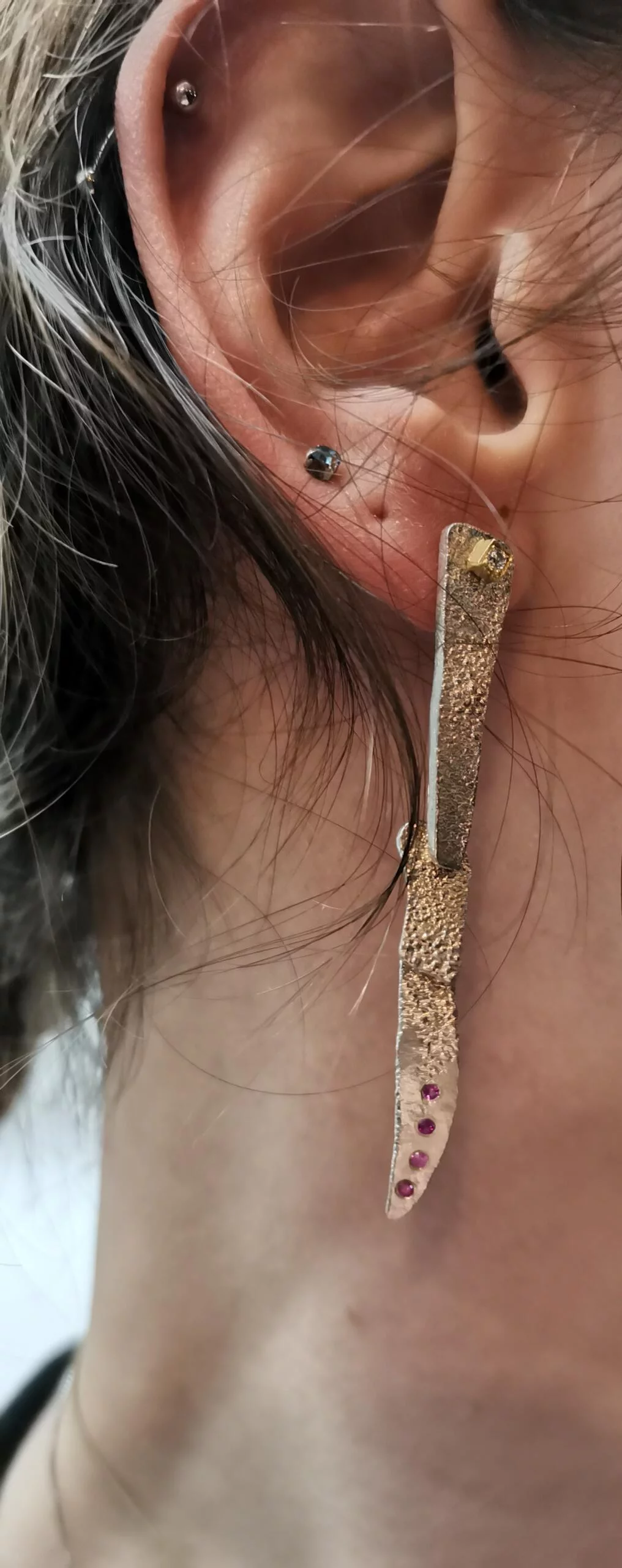 SG132 / Gold K18 and silver ruby,brilliants earrings - Image 5