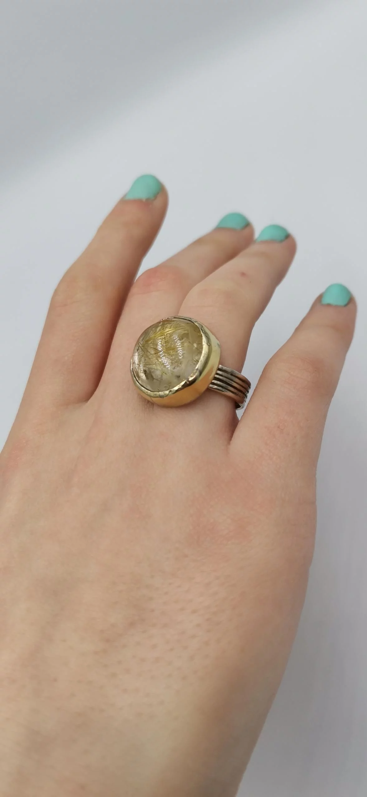 SG009 / Gold K18 and silver rutilated quarz ring - Image 5