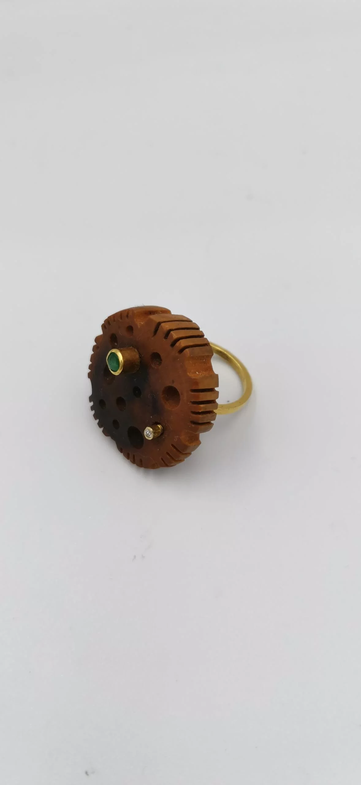 18G003 / Gold K18 emerald and brilliant ring - Image 2