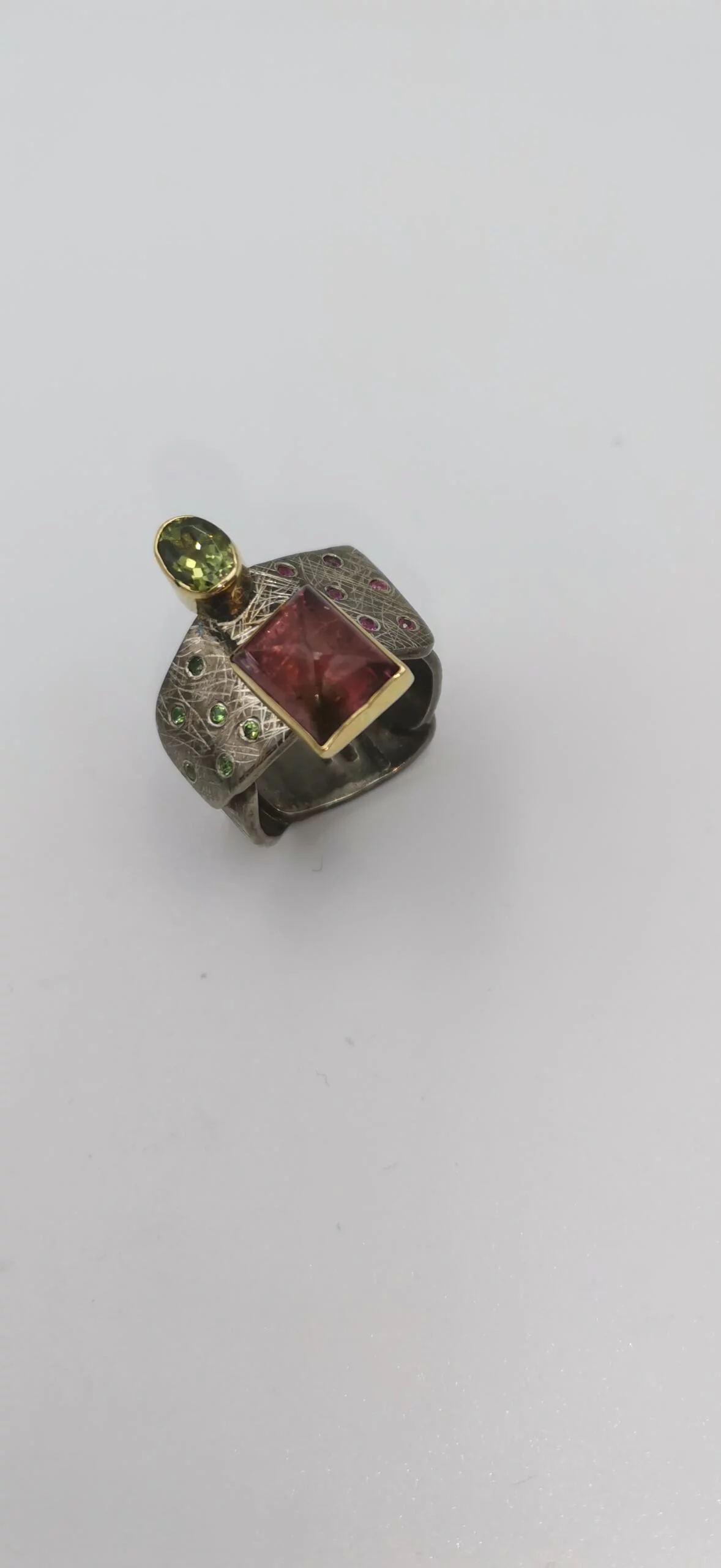 SG179 / Gold K18 and silver tourmalines,rubies,tsavorites ring - Image 9
