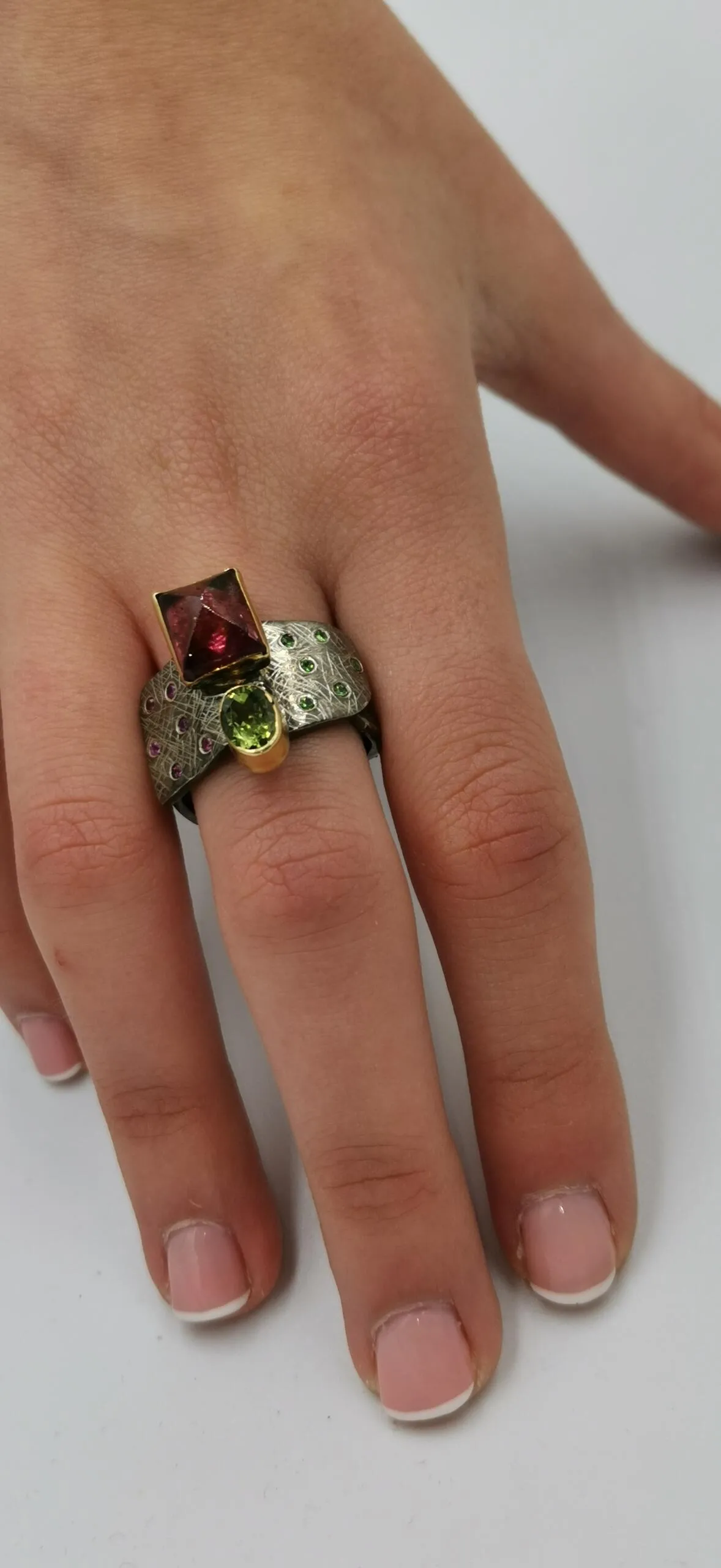 SG179 / Gold K18 and silver tourmalines,rubies,tsavorites ring - Image 1