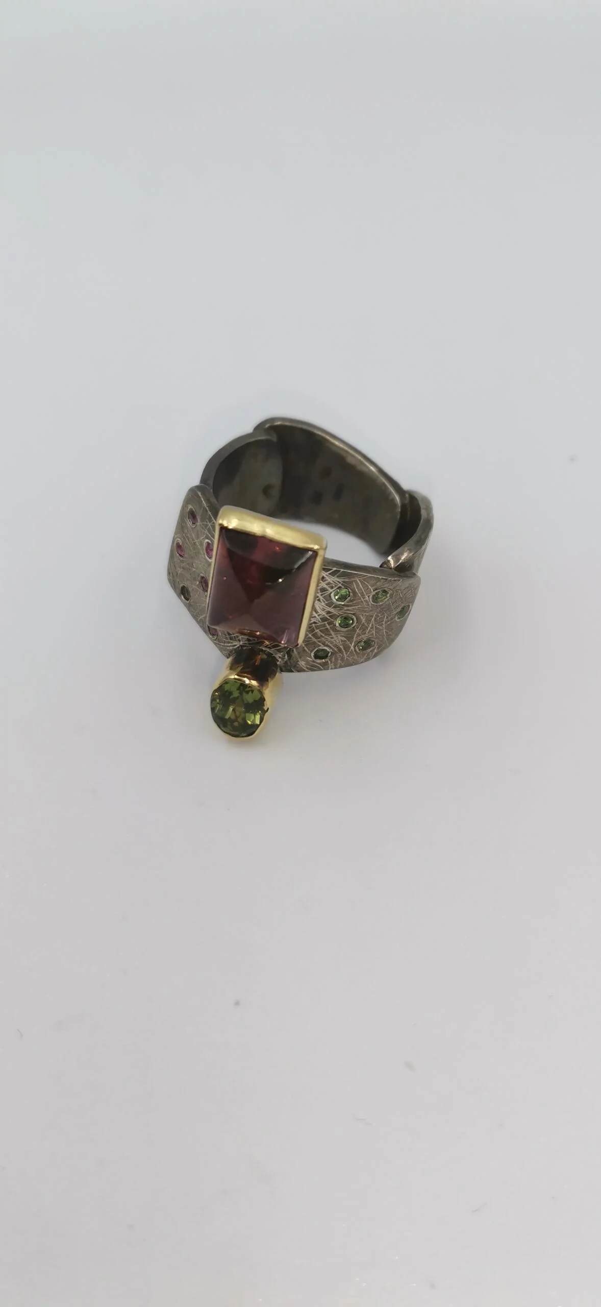 SG179 / Gold K18 and silver tourmalines,rubies,tsavorites ring - Image 4