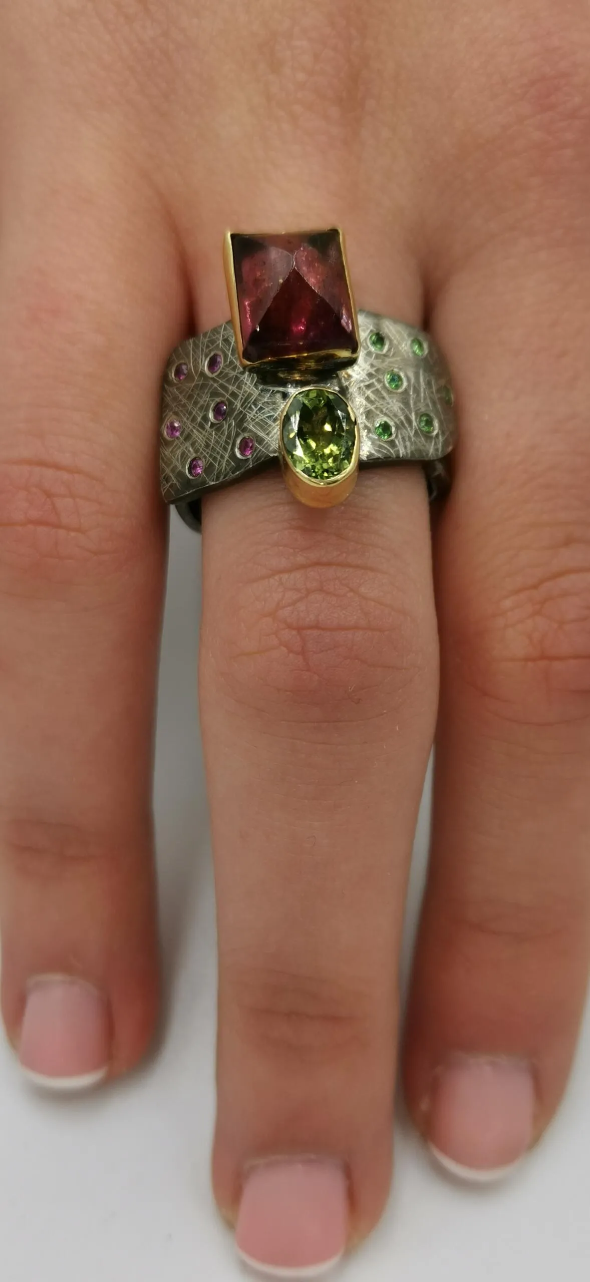 SG179 / Gold K18 and silver tourmalines,rubies,tsavorites ring - Image 8