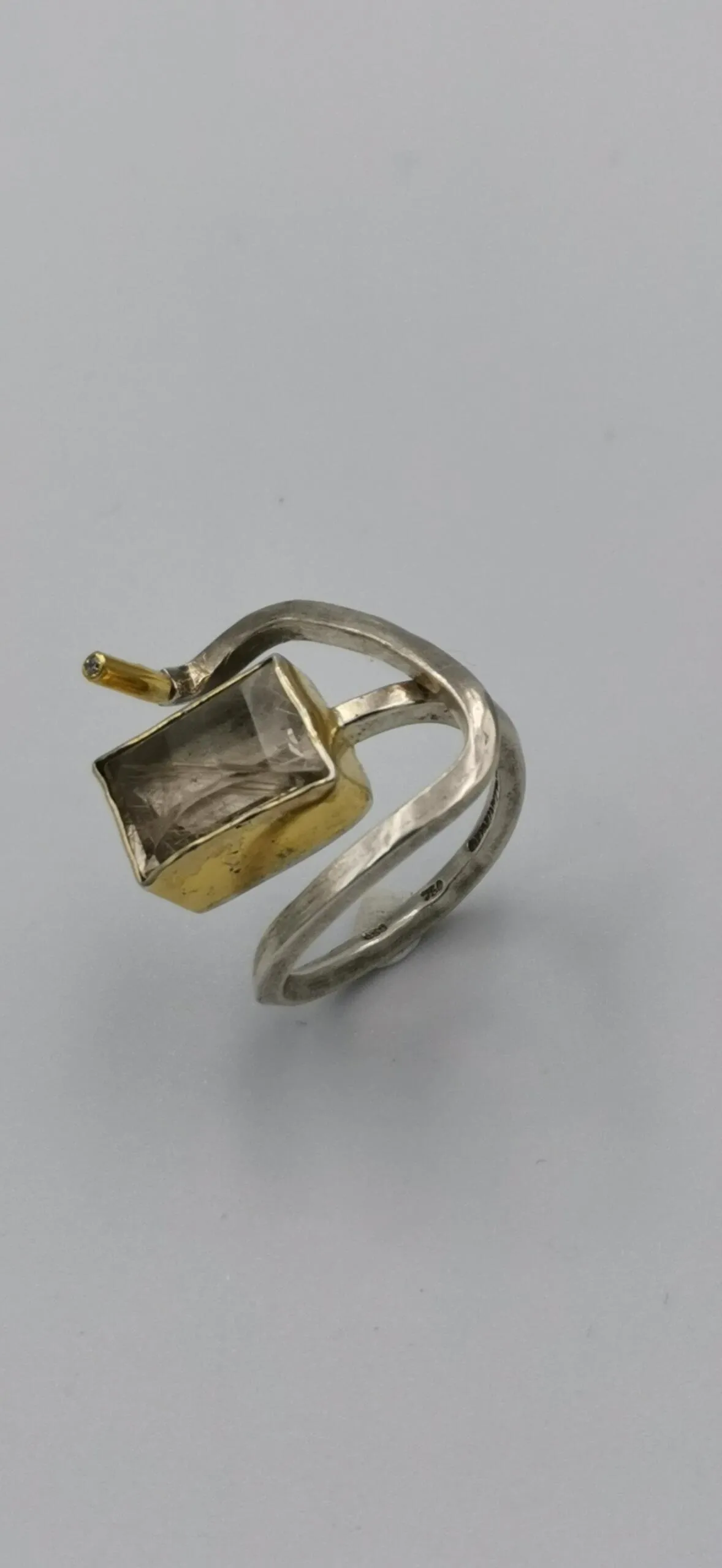 SG008 / Gold K18 and silver rutilated quarz and brilliant ring - Image 2