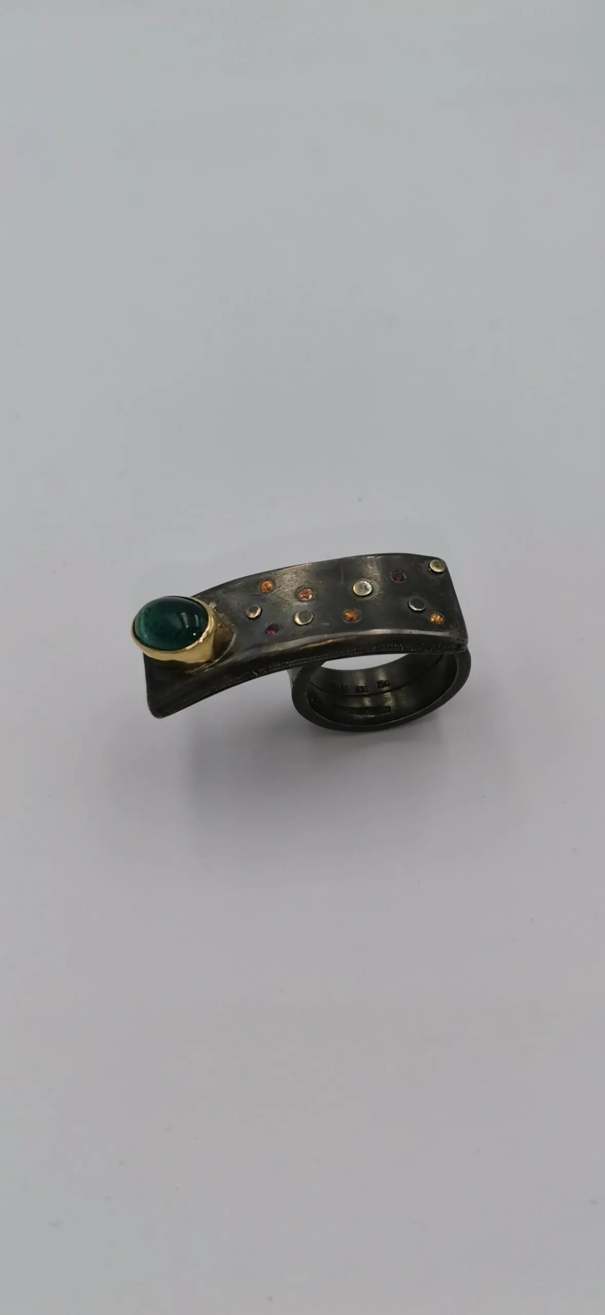 SG056 / Gold K18 and silver tourmaline,rubies,sapphires ring - Image 4