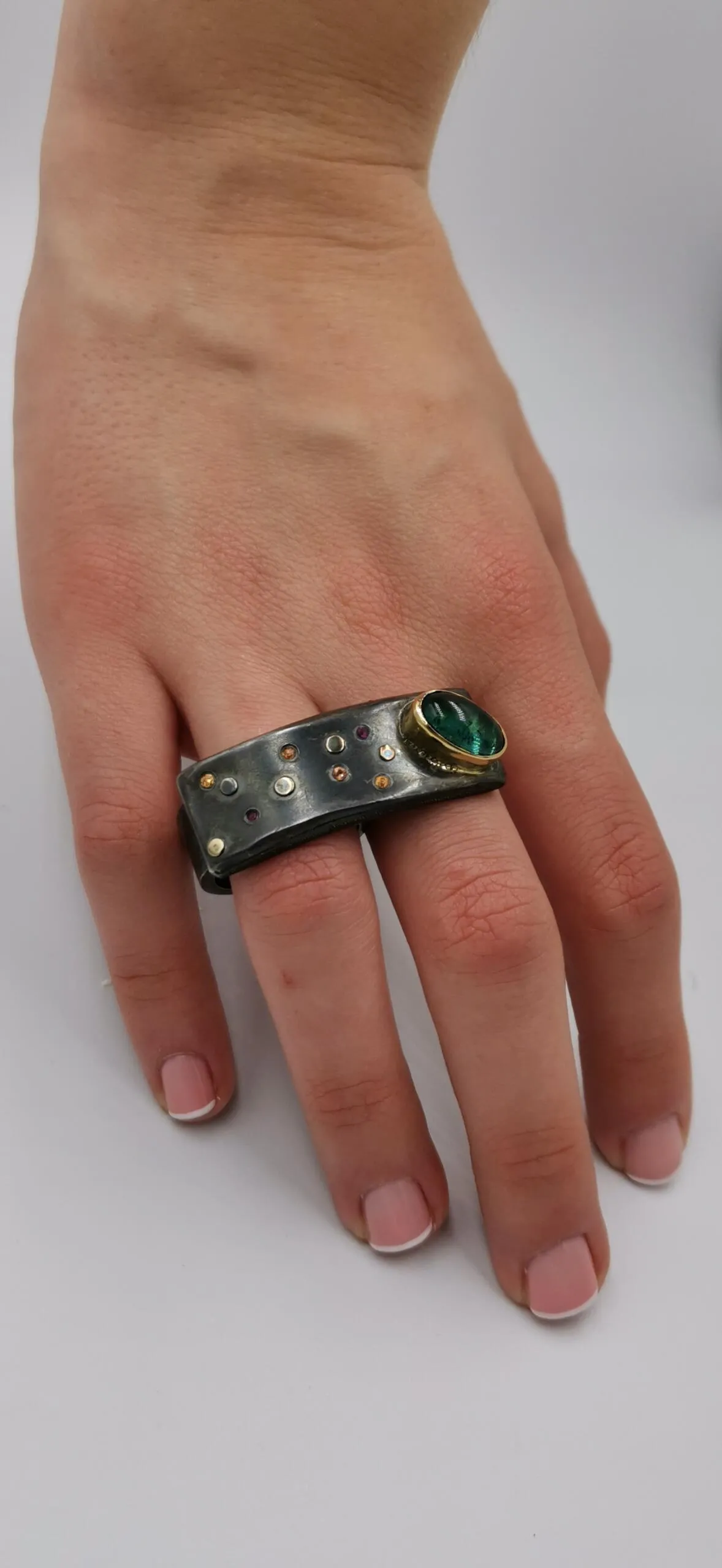 SG056 / Gold K18 and silver tourmaline,rubies,sapphires ring - Image 3