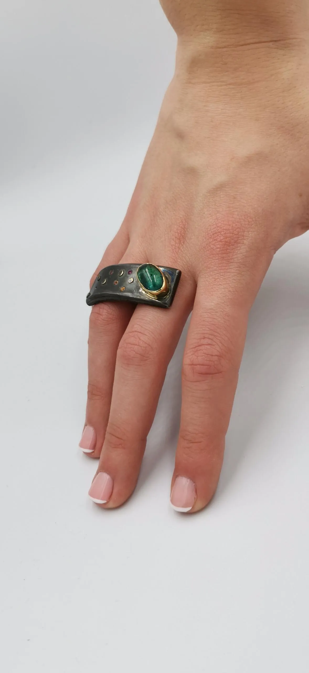 SG056 / Gold K18 and silver tourmaline,rubies,sapphires ring - Image 5