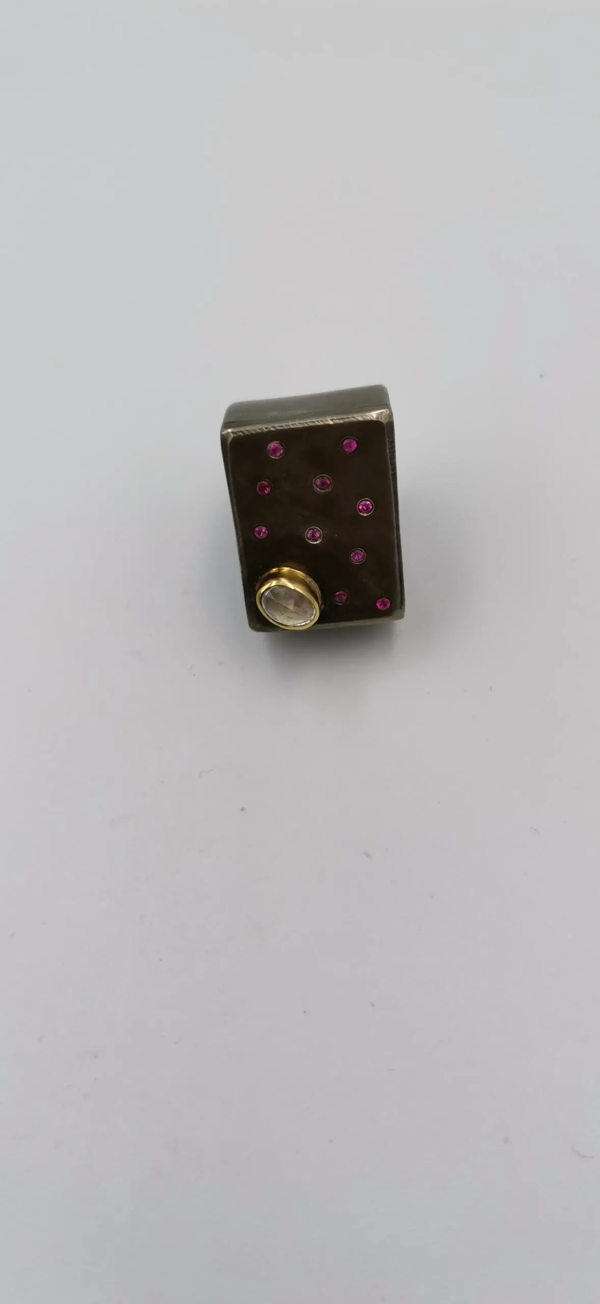 SG098 / Gold K18 and silver sapphire, rubies ring - Image 3