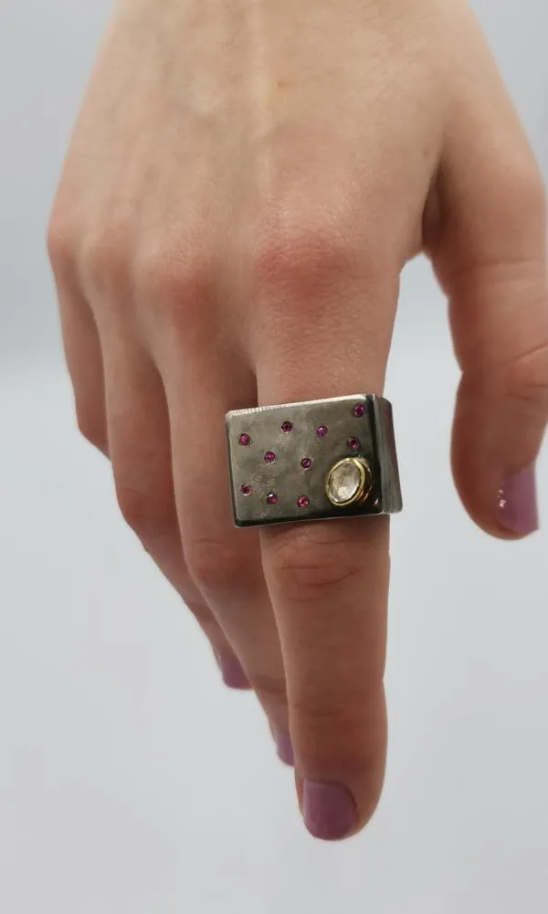 SG098 / Gold K18 and silver sapphire, rubies ring