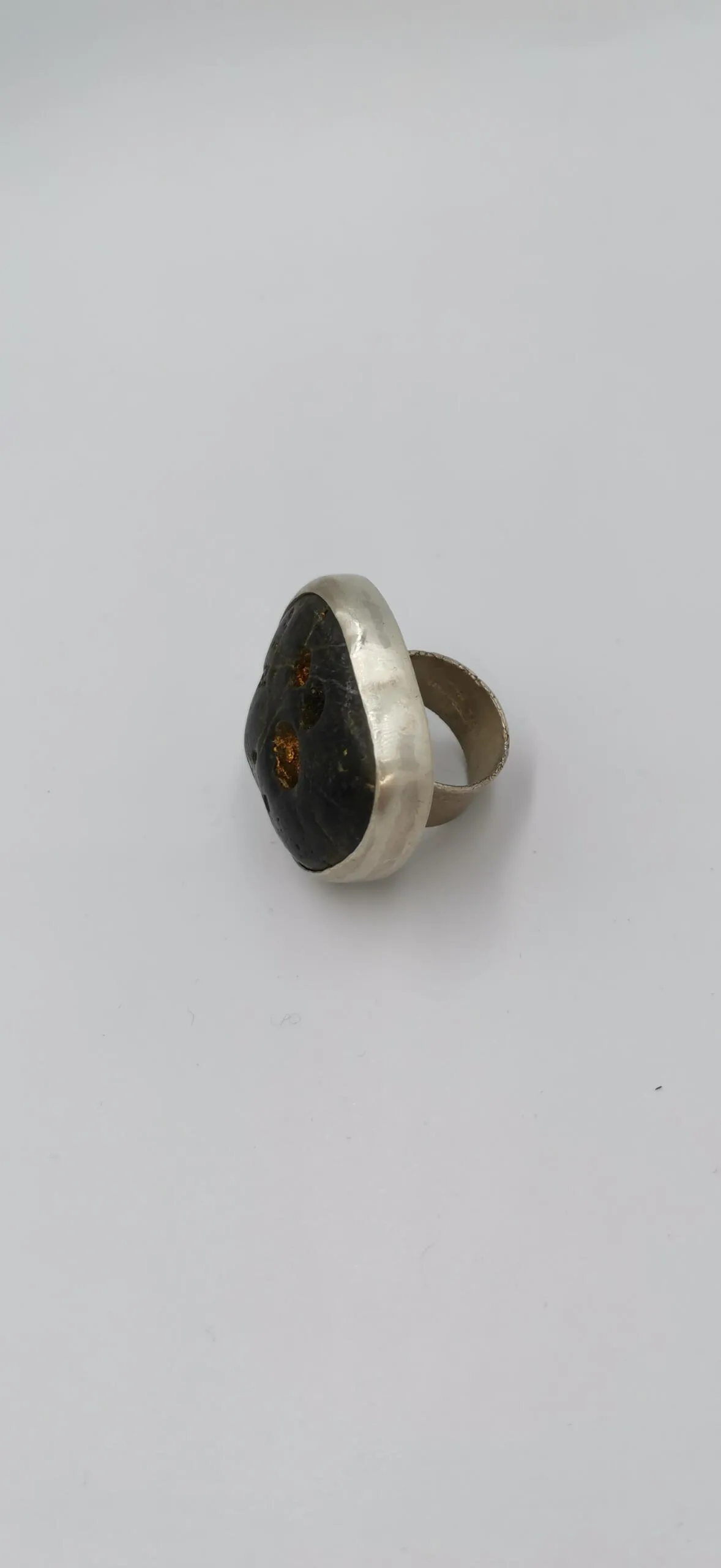 S003 / Silver pebble ring - Image 5