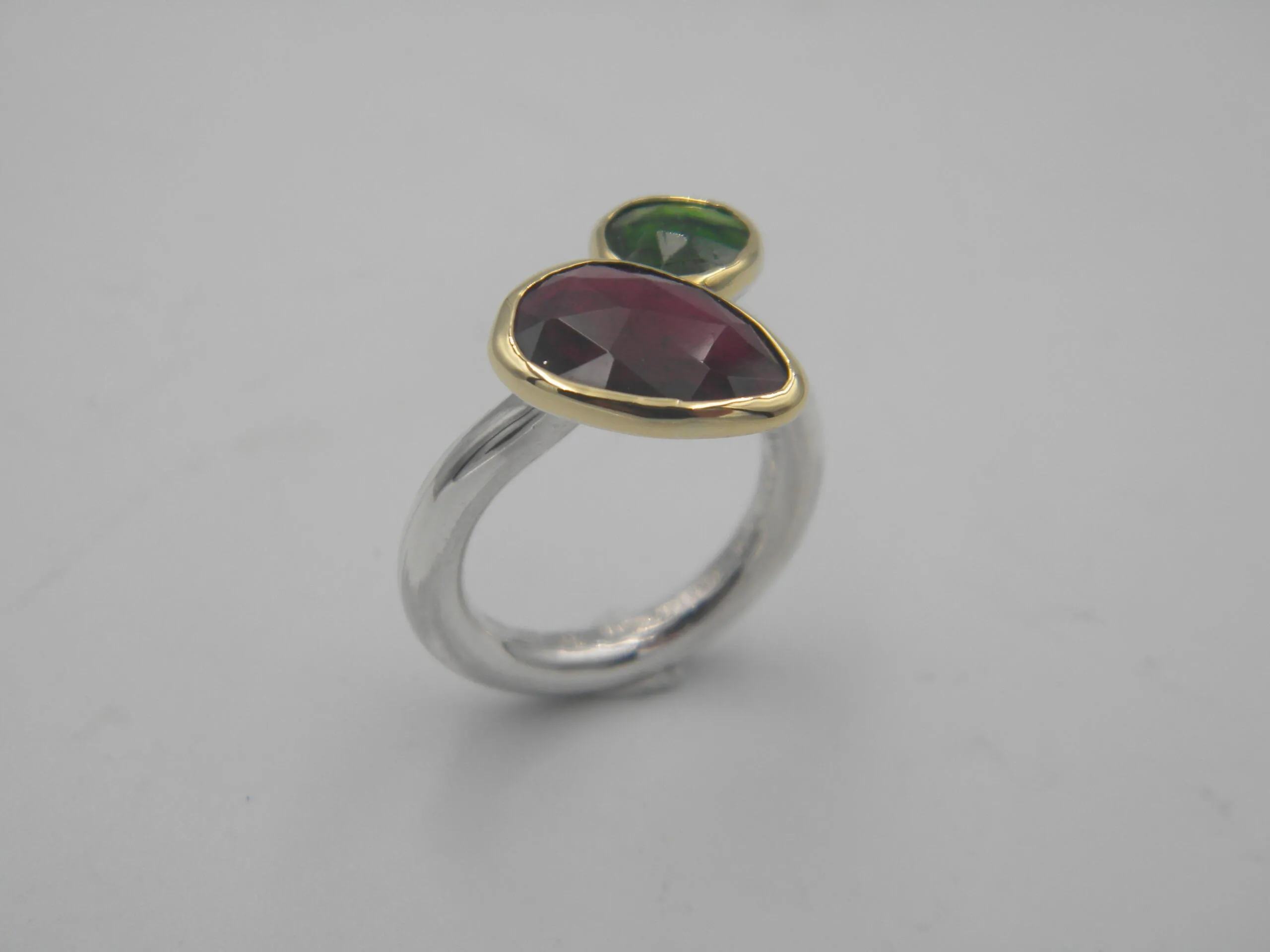 SG333 / Gold K18 and silver tourmaline ring - Image 1