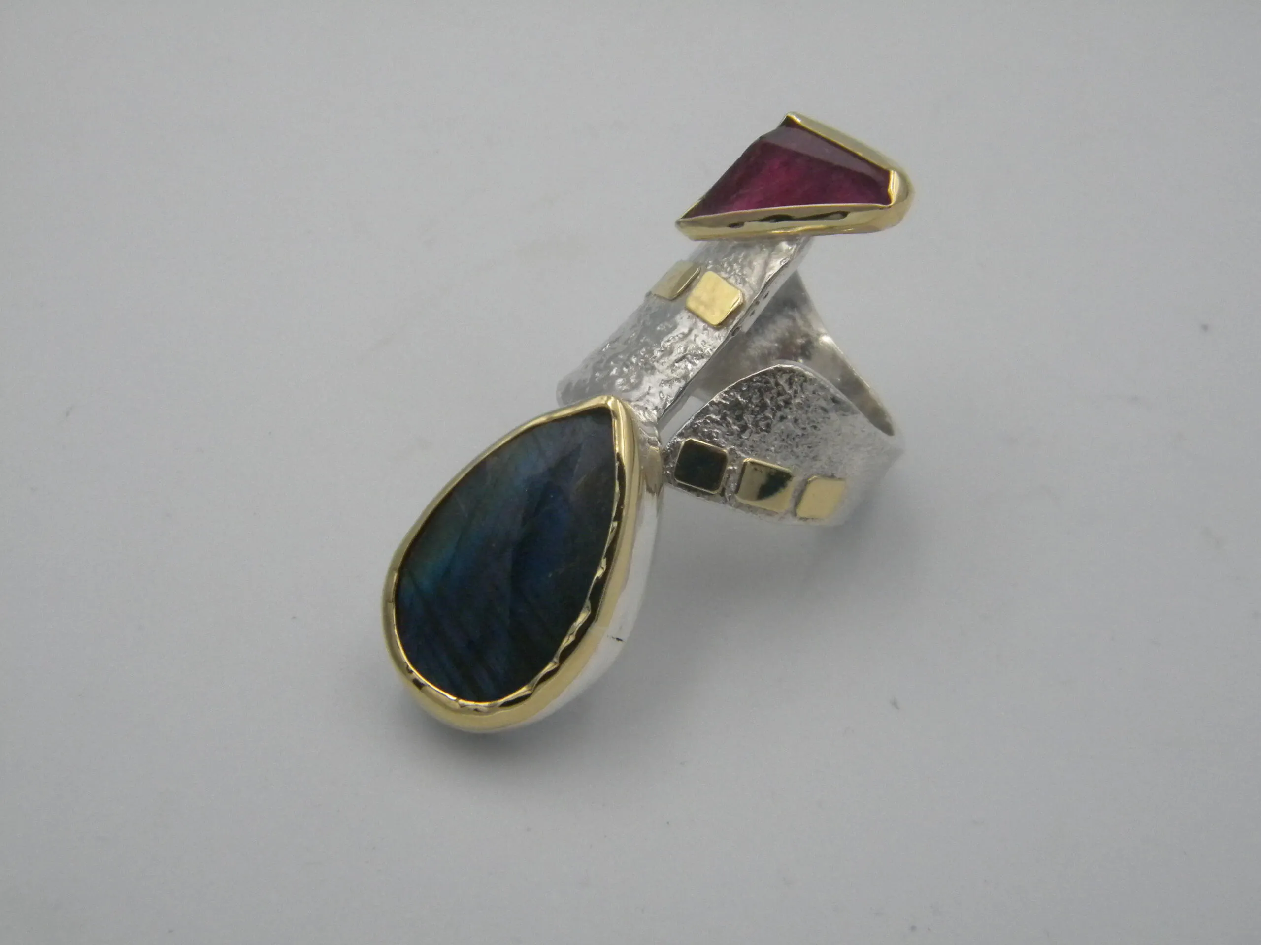 SG334 / Gold K18 and silver labradorate and tourmaline ring - Image 2