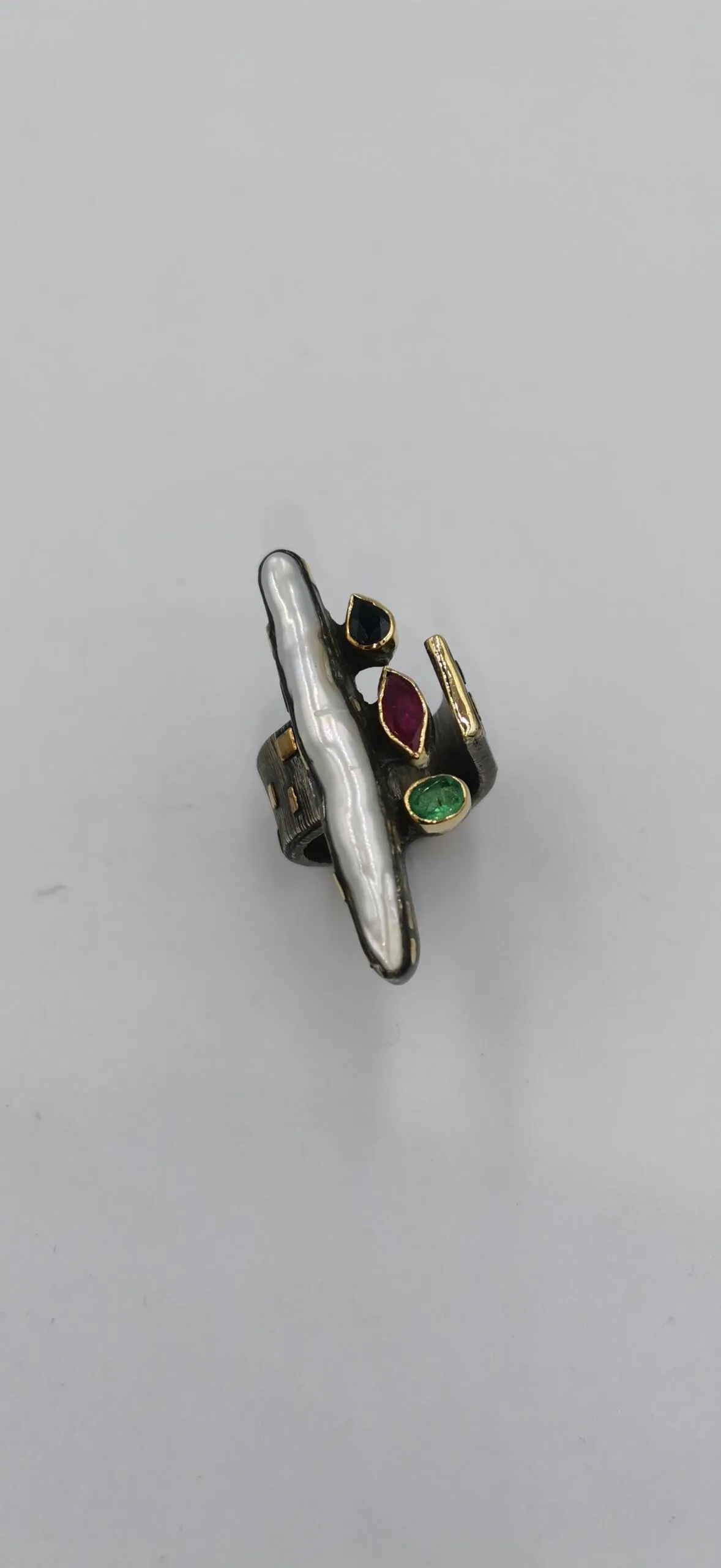 SG381 / Gold K18 and silver baroque pearl , sapphire , ruby , emerald ring - Image 11