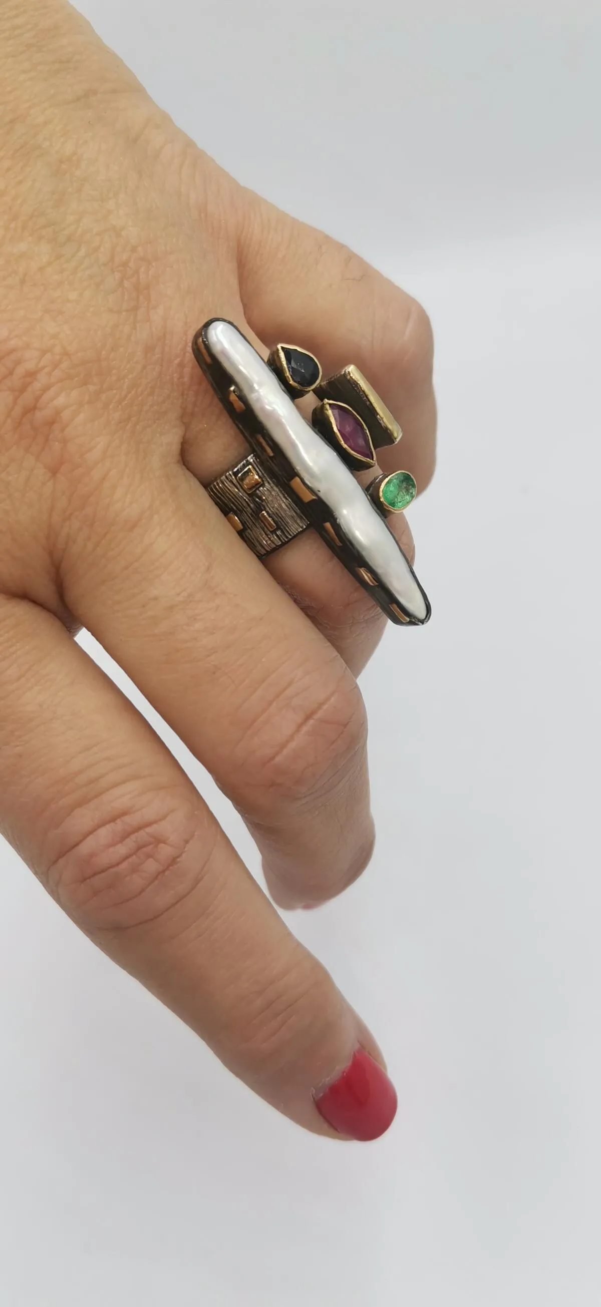 SG381 / Gold K18 and silver baroque pearl , sapphire , ruby , emerald ring - Image 2