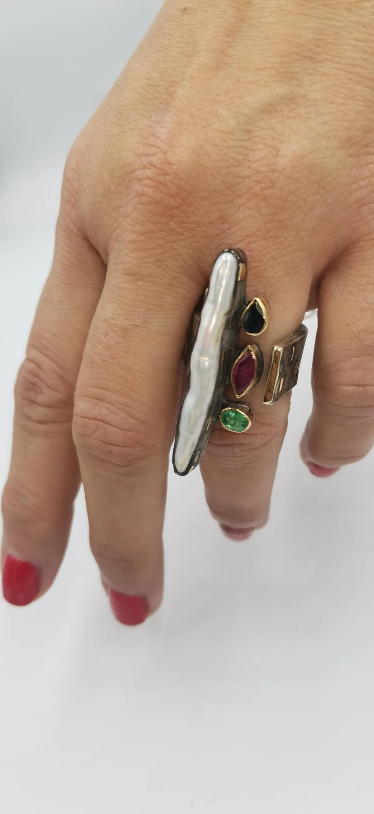SG381 / Gold K18 and silver baroque pearl , sapphire , ruby , emerald ring - Image 1