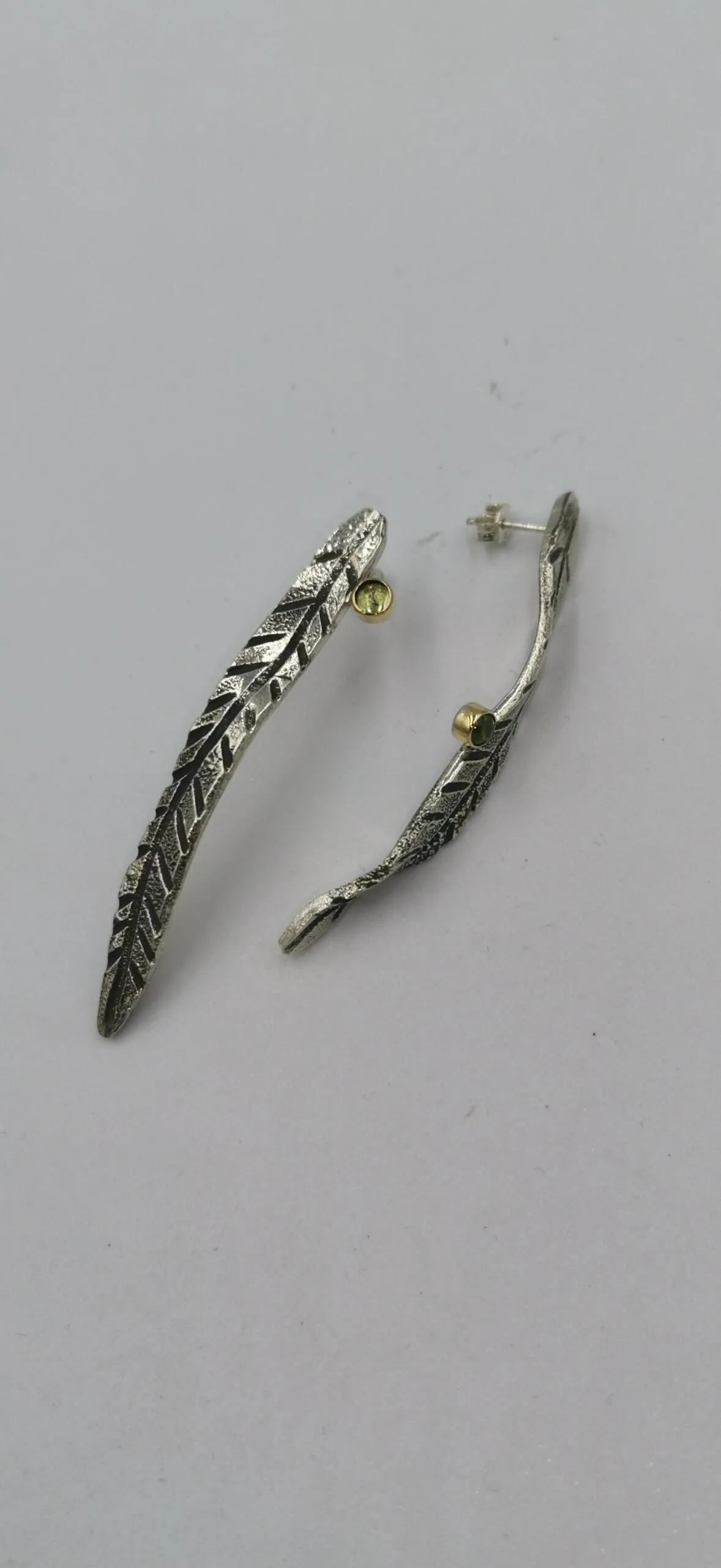 SG376 / Gold K18 and silver peridot earrings - Image 3