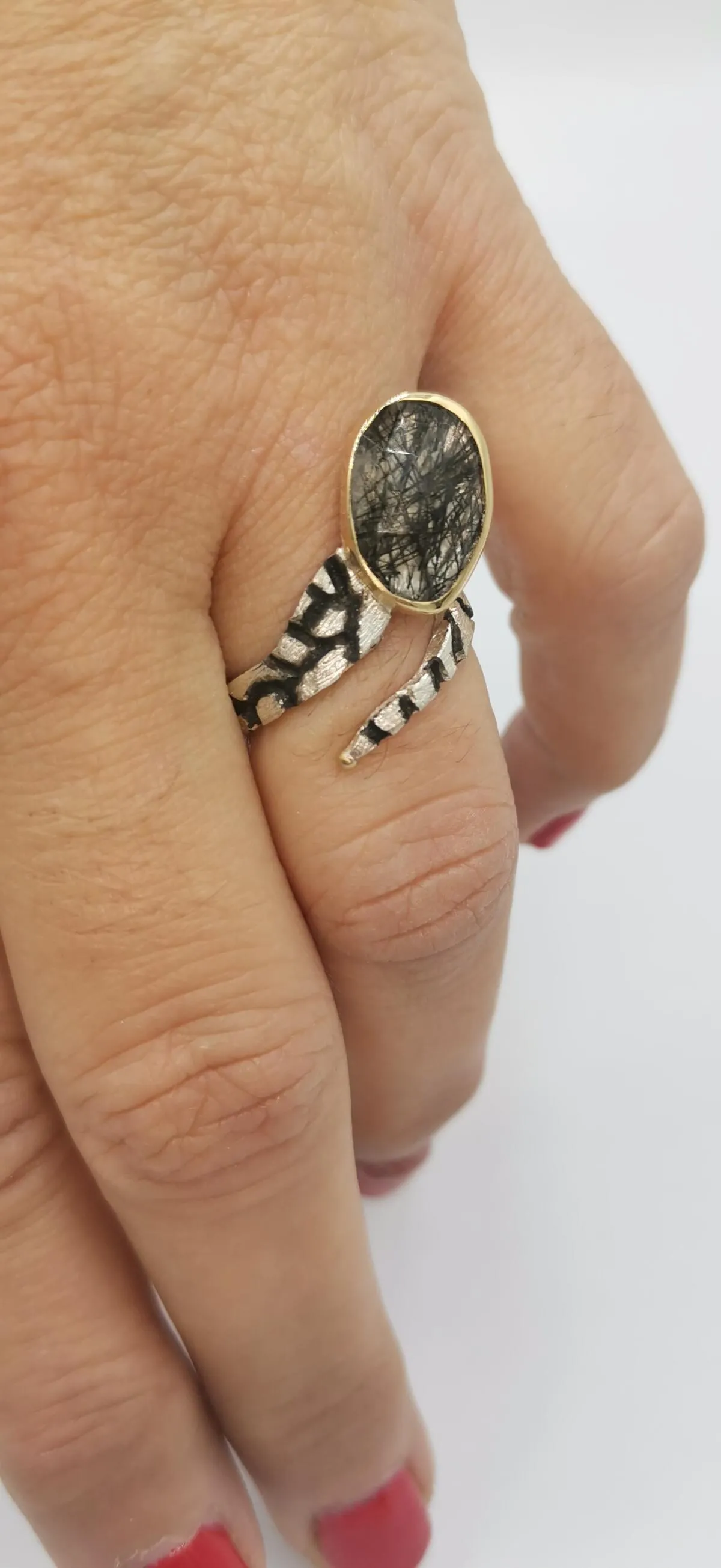 SG382 / Gold K18 and silver black rutilated quarz ring - Image 1