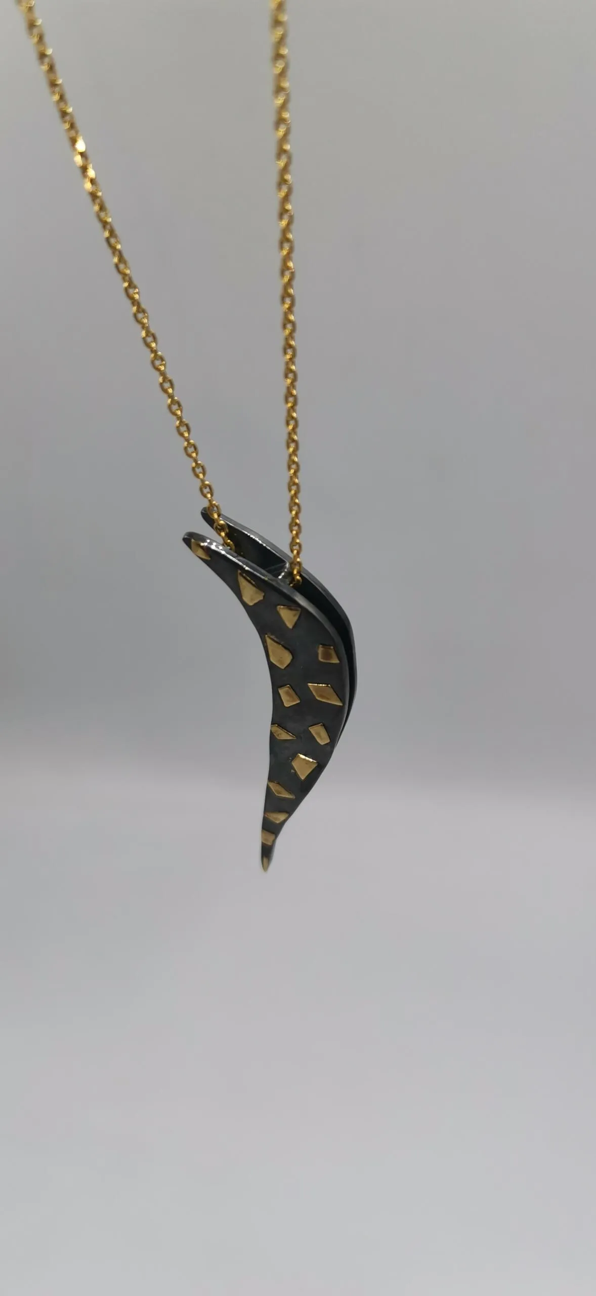 SG515 / Gold K18 and oxidized silver pendant - Image 7