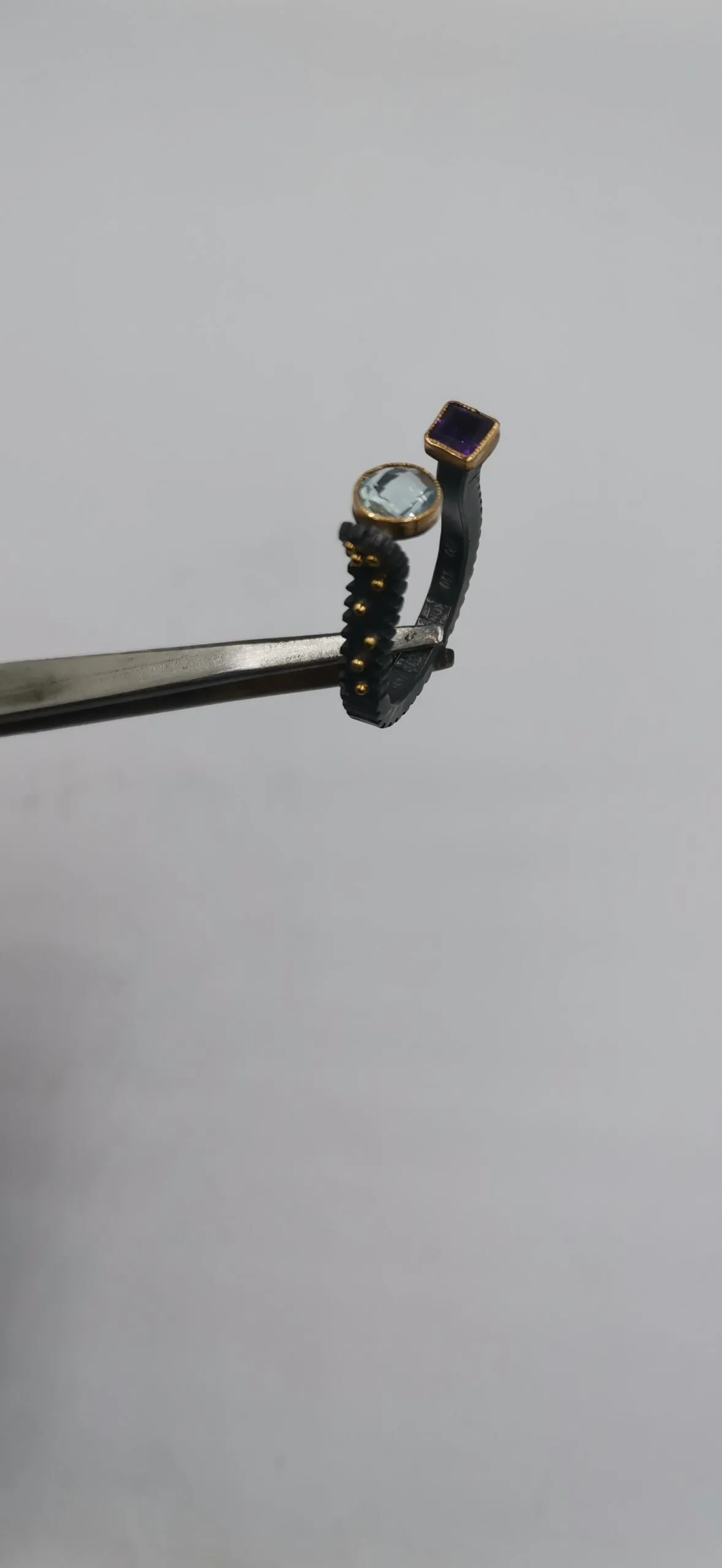 SG459 / Gold K18 and silver blue topaz , amethyst ring - Image 6